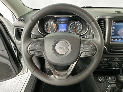Used 2022 Jeep Cherokee Trailhawk AWD/4WD image 11