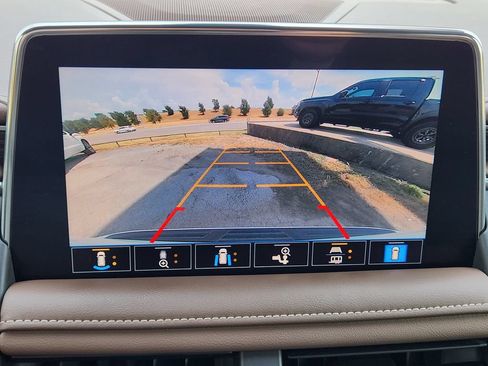 Used 2021 Chevrolet Tahoe High Country AWD/4WD image 18