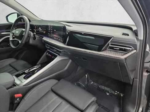 Used 2025 Audi Q5 Premium Plus w/ Premium Plus AWD/4WD image 26