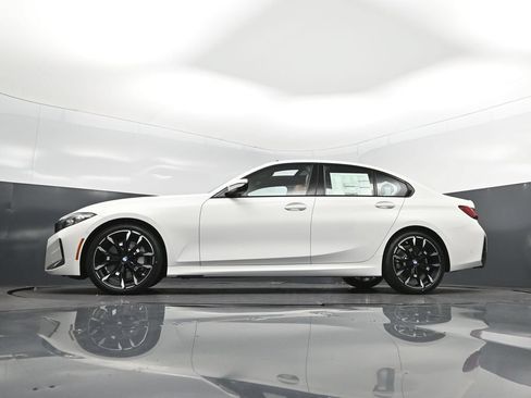 New 2026 BMW 330i Sedan w/ M Sport Package RWD image 39