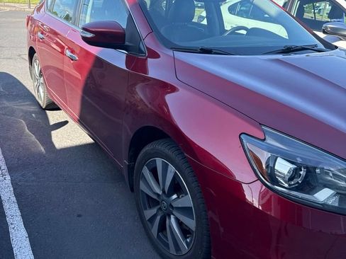 Used 2019 Nissan Sentra SL w/ Exterior Package FWD image 4