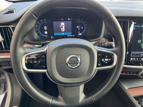 Used 2025 Volvo V60 B5 Cross Country Plus image 28