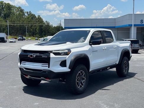 Used 2023 Chevrolet Colorado ZR2 w/ ZR2 Convenience Package III AWD/4WD image 7