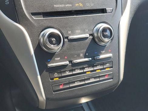 Used 2018 Lincoln MKC Select w/ Select Plus Package AWD/4WD image 30