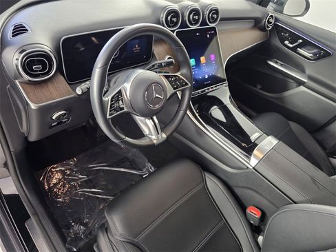 Certified 2025 Mercedes-Benz GLC 300 image 10
