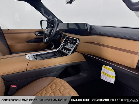 New 2025 Nissan Armada Platinum Reserve image 32