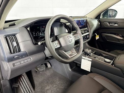 New 2026 Nissan Pathfinder SL AWD/4WD image 10