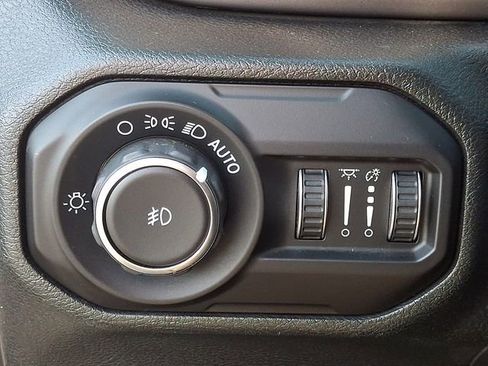 Used 2020 Jeep Wrangler Unlimited Sport image 24