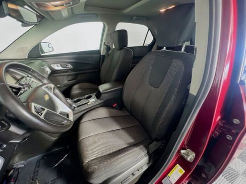 Used 2017 Chevrolet Equinox LT w/ Convenience Package image 9