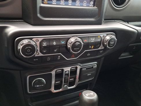 Used 2022 Jeep Wrangler Unlimited Sport AWD/4WD image 17