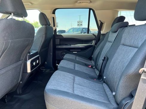 Used 2023 Ford Expedition XLT AWD/4WD image 17