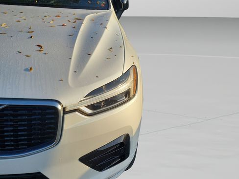 Used 2020 Volvo XC60 T5 R-Design image 9