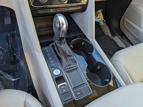 Certified 2022 Volkswagen Atlas SE image 27