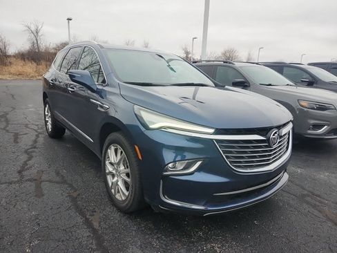 Used 2023 Buick Enclave Essence w/ Experience Buick Package image 5