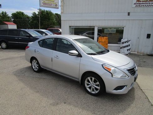 Used 2016 Nissan Versa FWD image 7
