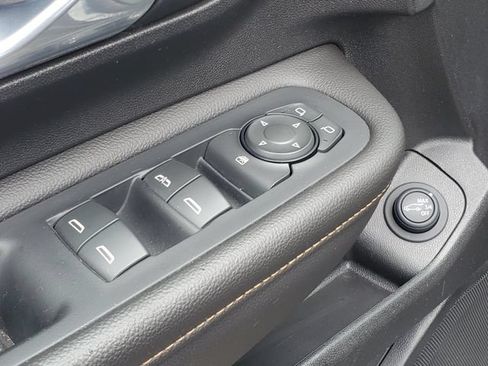 Used 2020 GMC Terrain SLE w/ Driver Convenience Package FWD image 11