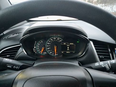 Used 2022 Chevrolet Trax LS w/ Tint and Cruise Package image 14