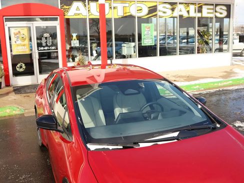 Used 2024 Toyota Prius XLE AWD/4WD image 47