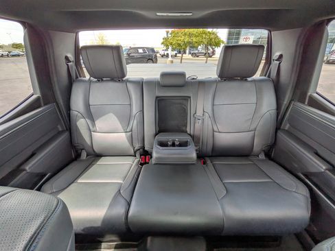 Used 2024 Toyota Tundra Platinum AWD/4WD image 25