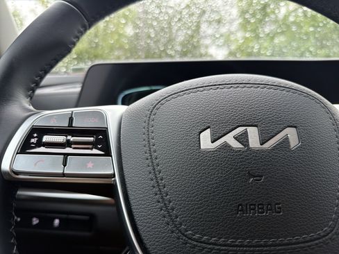 Used 2024 Kia Telluride LX FWD image 10