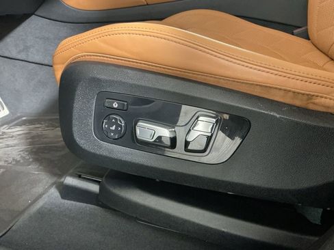 Certified 2023 BMW X6 M50i w/ Executive Package image 21