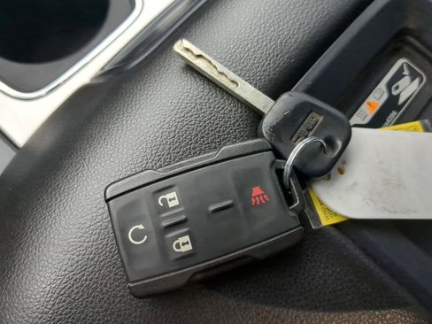 Used 2018 GMC Sierra 1500 SLE w/ SLE Value Package image 38