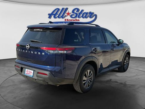 Used 2025 Nissan Pathfinder SV FWD image 5