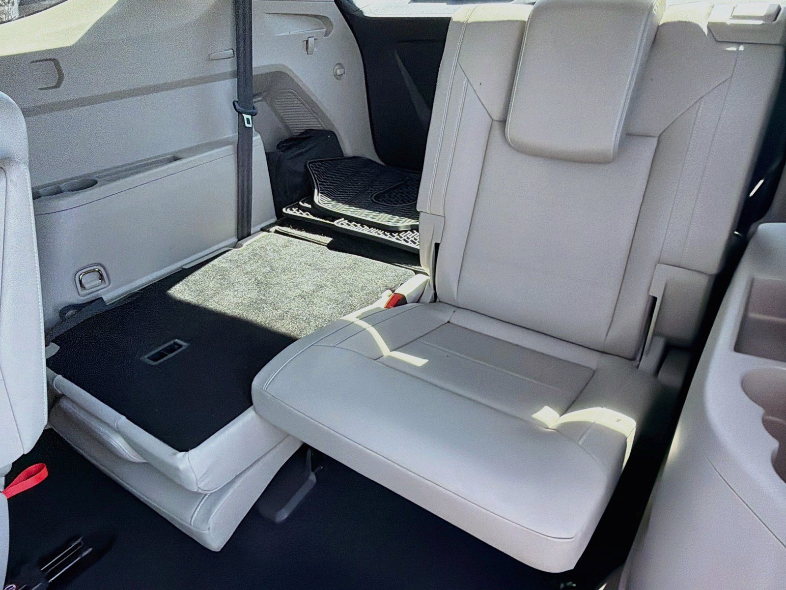 Used 2023 Volkswagen Atlas SE w/ Panoramic Sunroof Package AWD/4WD image 22