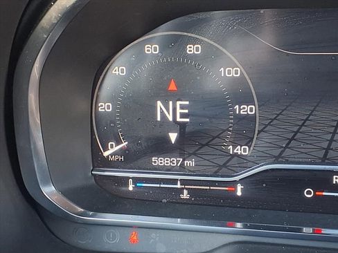 Used 2024 GMC Yukon XL SLE image 36