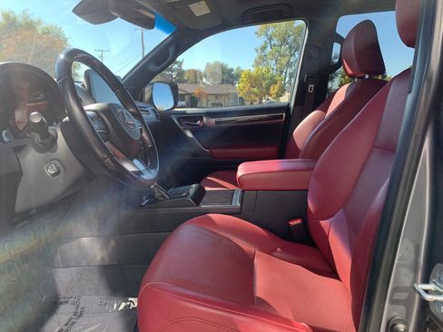 Used 2022 Lexus GX 460 Premium w/ Accessory Package image 7