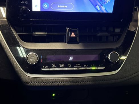 Used 2024 Toyota Corolla SE w/ SE Package image 19