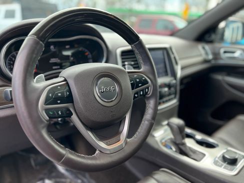 Used 2018 Jeep Grand Cherokee Overland image 9