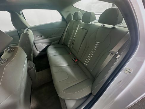 Used 2025 Hyundai Elantra SEL FWD image 28
