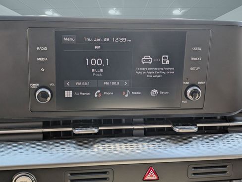 Used 2024 Kia Carnival LX image 25