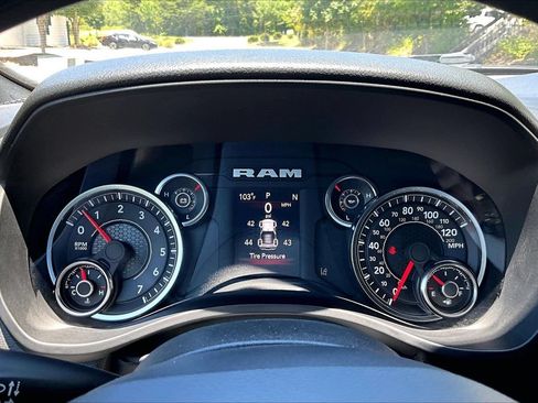 Certified 2025 RAM 1500 Tradesman AWD/4WD image 10