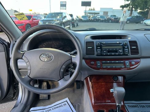 Used 2005 Toyota Camry XLE FWD image 15