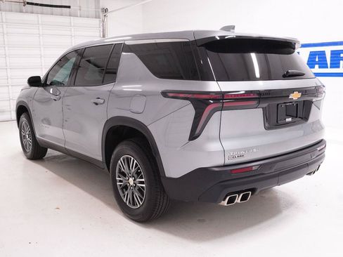 Used 2024 Chevrolet Traverse LS FWD image 37