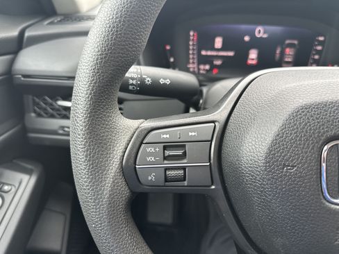 Certified 2025 Honda Accord SE image 20