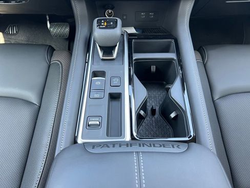 New 2026 Nissan Pathfinder SL image 11