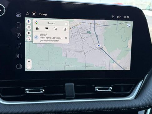 Used 2026 Chevrolet Equinox LT w/ Safety and Technology Package FWD image 19