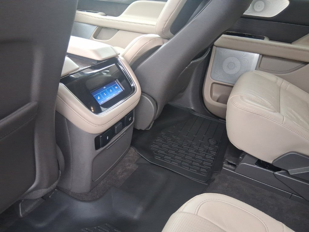 Used 2022 Lincoln Navigator L Reserve AWD/4WD image 17