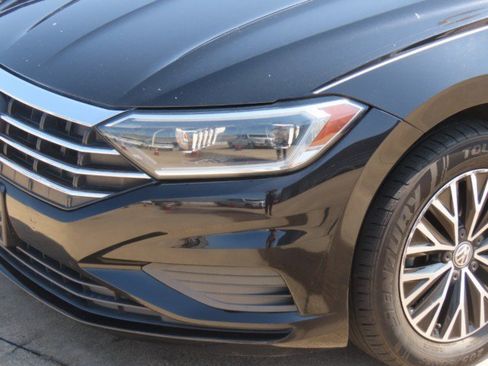 Used 2019 Volkswagen Jetta SEL FWD image 3