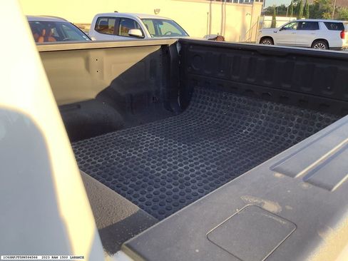 Used 2023 RAM 1500 Laramie AWD/4WD image 10
