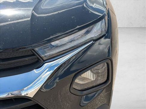Used 2023 Chevrolet TrailBlazer LT FWD image 9