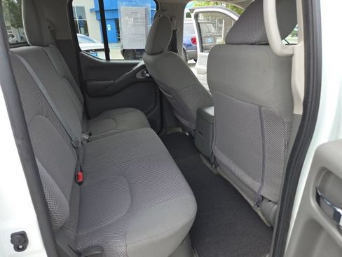 Used 2017 Nissan Frontier SV w/ SV Value Truck Package RWD image 21