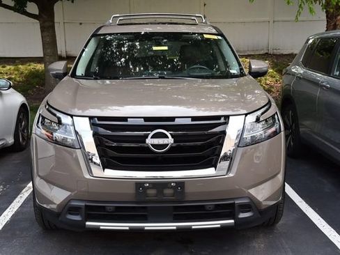 Used 2024 Nissan Pathfinder Platinum w/ Cargo Package AWD/4WD image 3