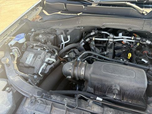 Used 2022 Ford Explorer XLT image 60