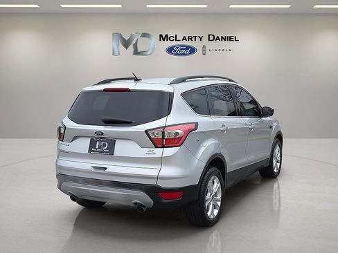 Used 2018 Ford Escape SE image 5