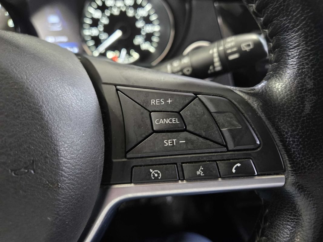 Used 2021 Nissan Rogue Sport SV AWD/4WD image 17