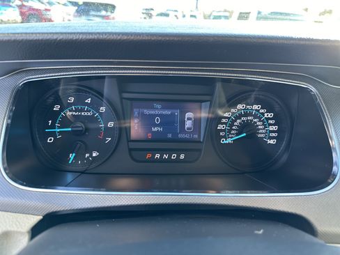 Used 2016 Ford Taurus SE image 23